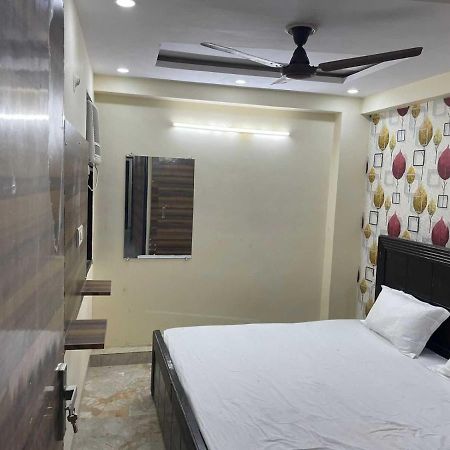 Hotel O Devansh Inn New Delhi Ngoại thất bức ảnh
